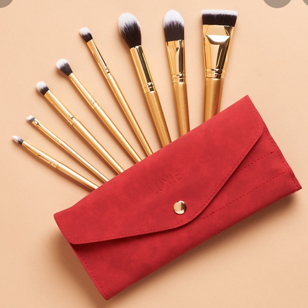 Brush Set with Velvet Pouch